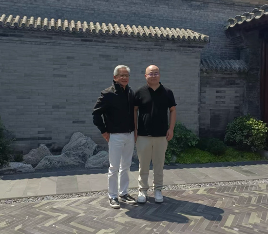 中证50策略 继雷军之后，黄仁勋还“密会”了MiniMax，深度交流两小时
